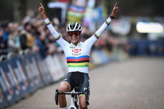 Wereldkampioene Alvarado ook eindwinnares van de Superprestige