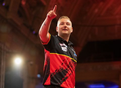 Niet lekkere Van den Bergh na verloren Euro Tour-finale: 'Hartslag ging opeens snel'