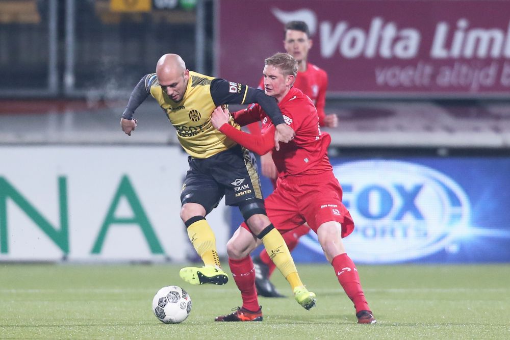 Roda kaapt verdediger Jensen weg bij concurrent FC Twente