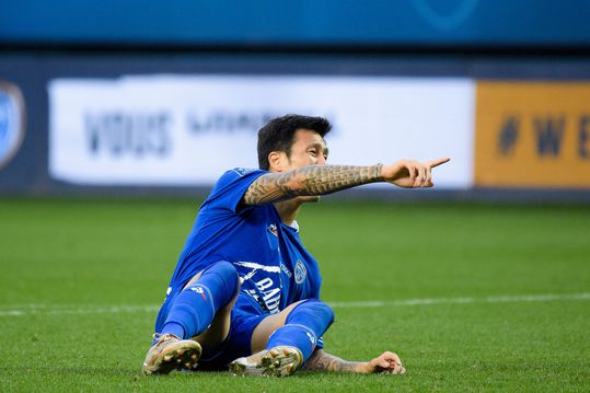 Cultheld Ajax Hyun-Jun Suk mikpunt van racisme bij Marseille: 'Samurai Sushi'