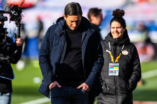 Voor PSV-fans is de maat na 0-1 van Vitesse écht vol: '#Schmidtout, deze man is krankzinnig'