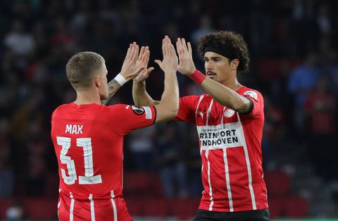 PSV'er Philipp Max baalt van punt tegen Sociedad: 'Hebben kansen op de 3-2 gehad'