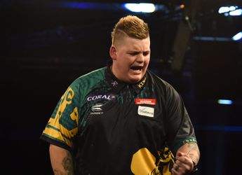 Darter Cadby breekt arm bij auto-ongeluk, moet World Series Finals afzeggen