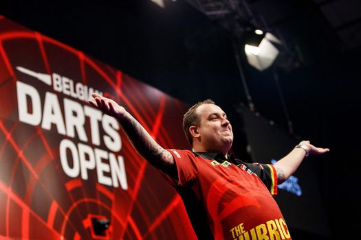 Kim Huybrechts laat zelfvertrouwen even zien: 'Ik ben beste Belgische darter aller tijden'