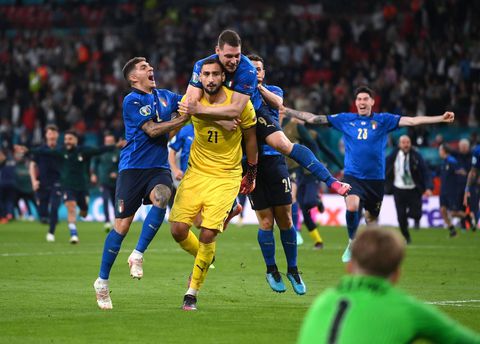 Donnarumma reageert op waarom hij zo koeltjes wegliep na gestopte strafschop in EK-finale