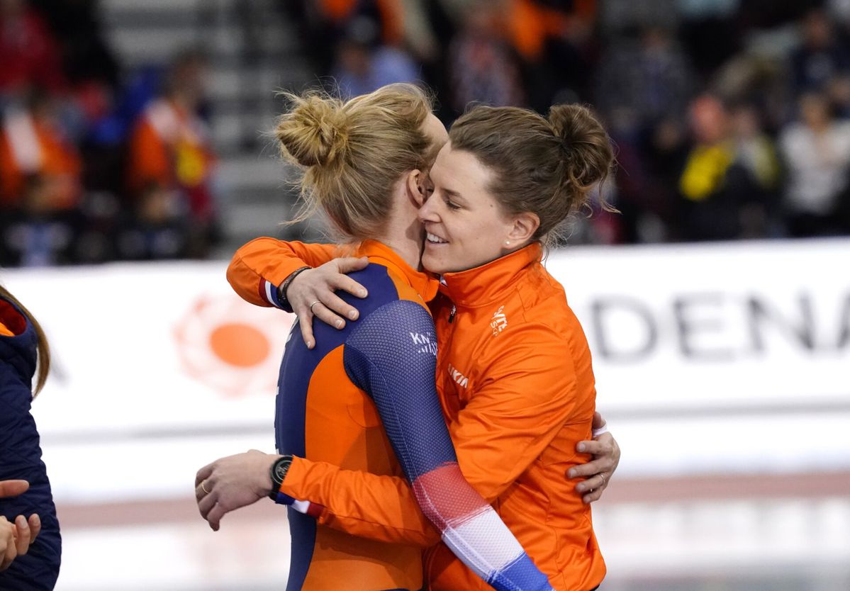 📸 | Ireen Wüst trekt pinguïnpak aan bij ijskoud vrijgezellenfeest