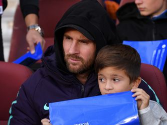 Messi moet nog een keer schattig op de tribune zitten