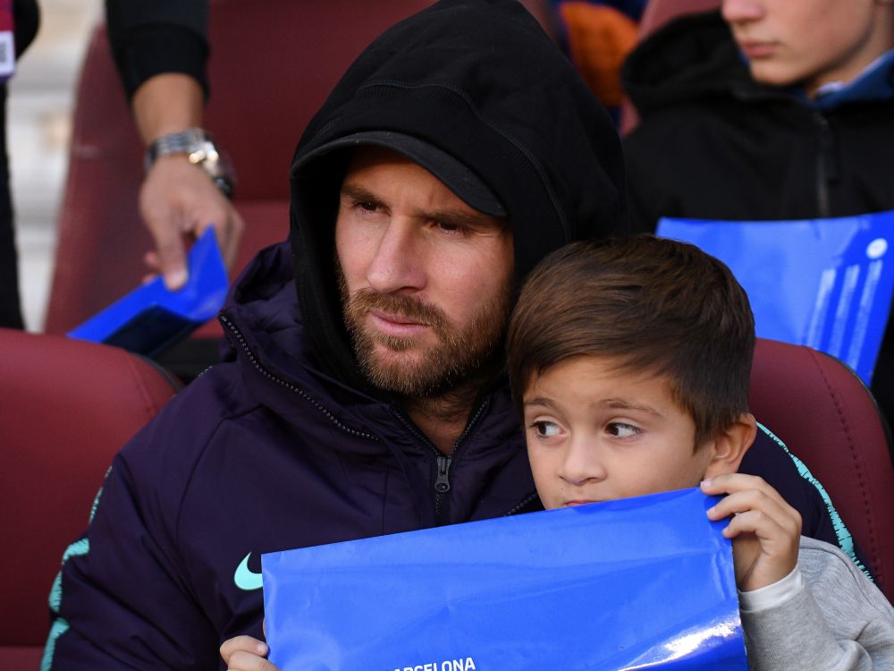 Messi moet nog een keer schattig op de tribune zitten