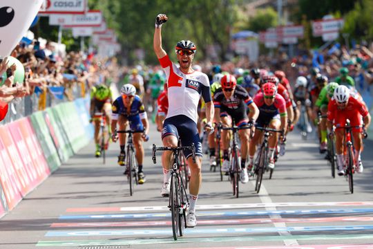 Roger Kluge wint 17e etappe Giro, Kruijswijk behoudt roze
