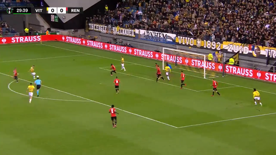 🎥 | 1-0! Vitesse op voorsprong tegen Stade Rennais door deze goal van Wittek