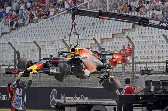 Check hier de crash van Gasly en andere hoogtepunten (video)