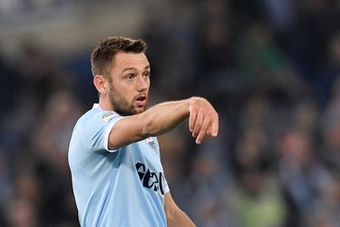 Feyenoord krijgt nog maar de helft van het resterende geld van opgelicht Lazio voor De Vrij