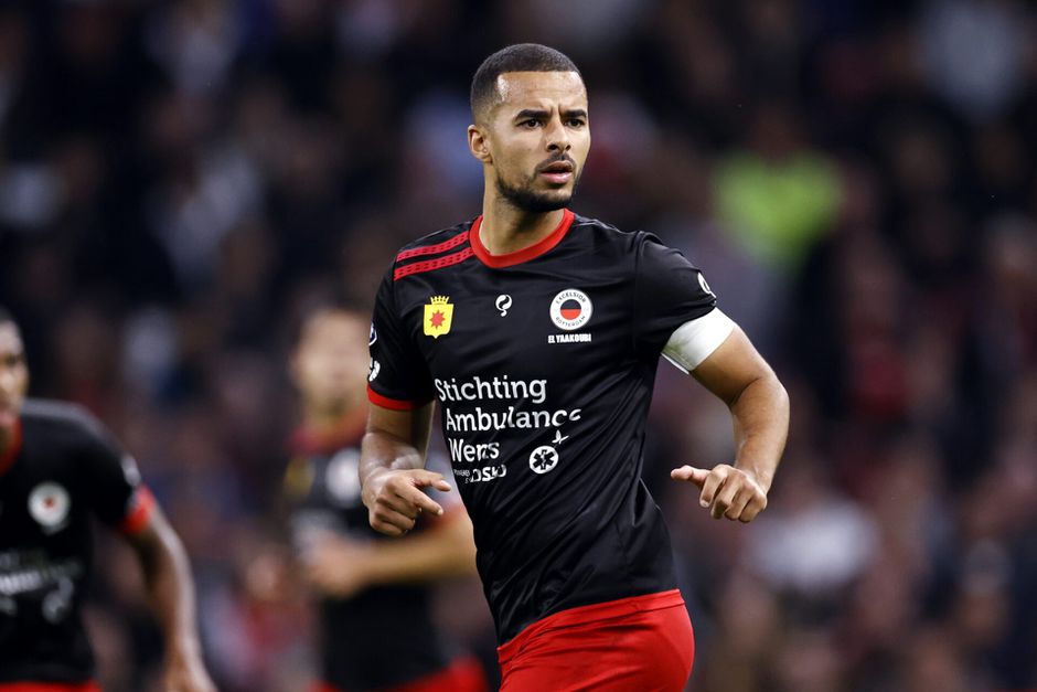 El Yaakoubi weigert OneLove-aanvoerdersband, maar krijgt wel award van FIFPro voor activisme