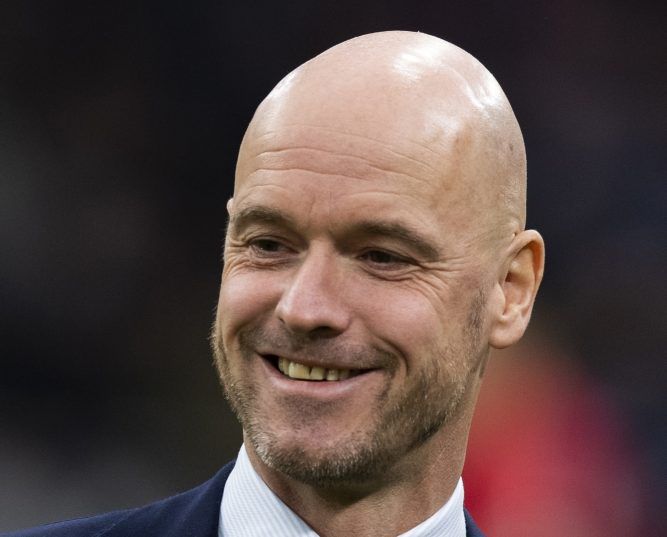 Ajax-trainer Ten Hag grapt over De Jong: 'Frenkie sprak al Frans' (video's)