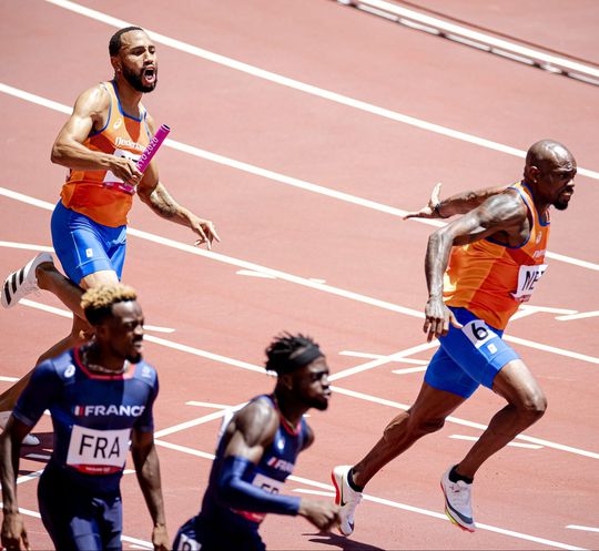 🎥 | Drama voor estafettemannen op 4x100 meter: wissel Churandy Martina gaat compleet mis