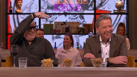 Valentijn Driessen keihard over Ajax-staflid: 'Steekt gewoon een mes in Schreuders rug'