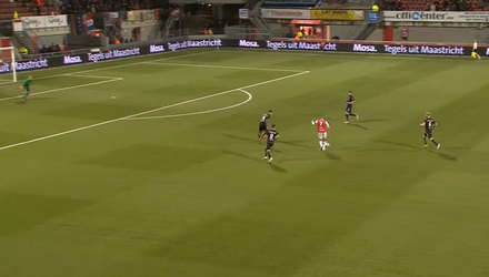 MVV scoort 1 van de mooiste goals van het seizoen tegen NEC (video)