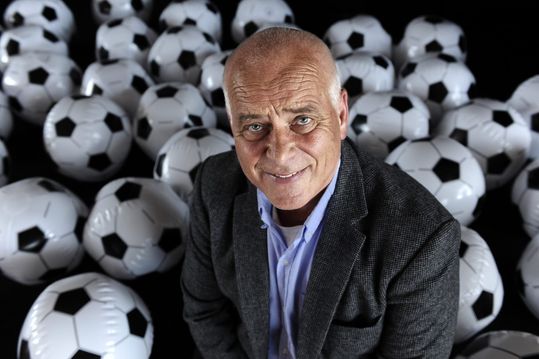 Evert ten Napel (77) neemt afscheid als voetbalcommentator: 'Moet een keer stoppen'