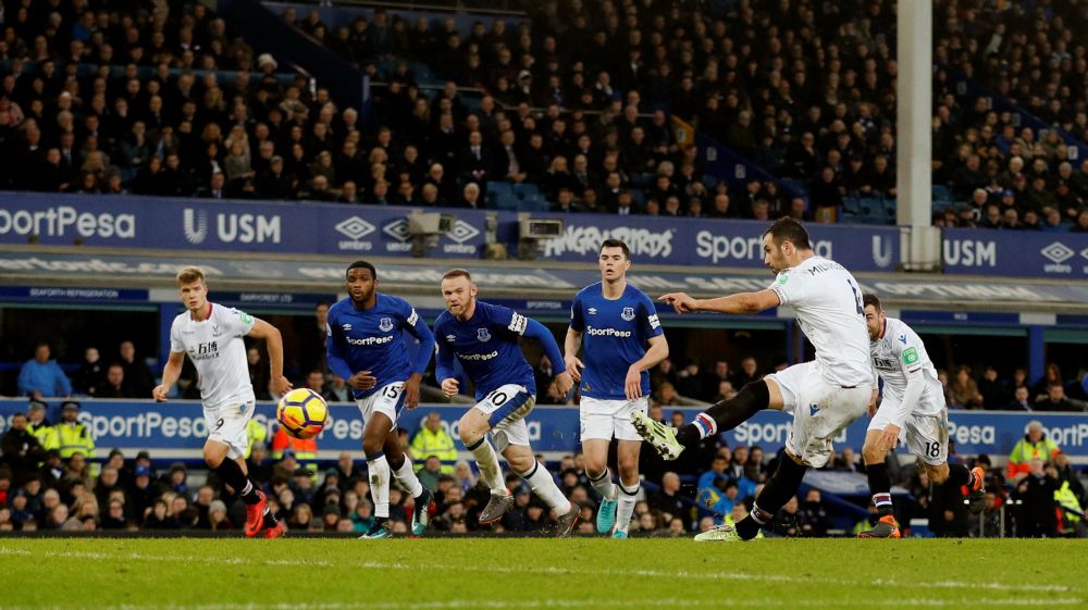 Everton wint van Crystal Palace in oranje gekleurde wedstrijd