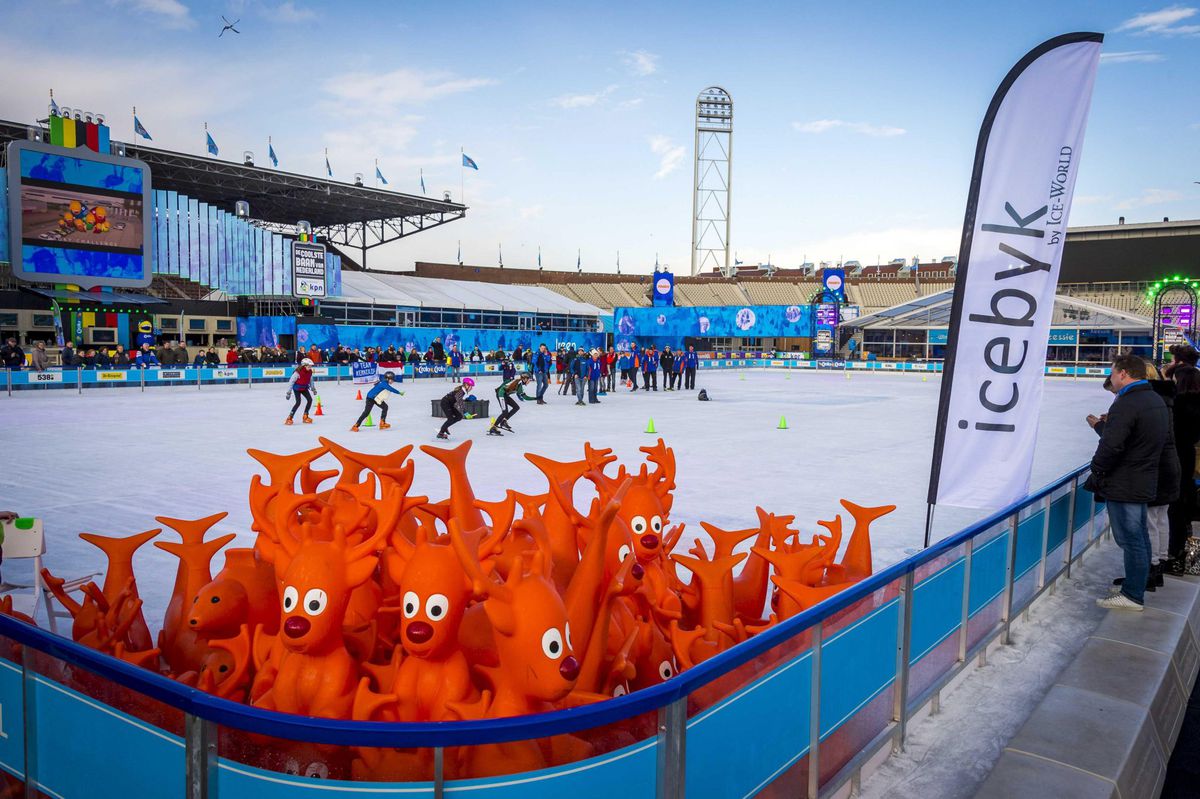 Groot feest met huldiging sporters op 'olympisch ijs' van Amsterdam