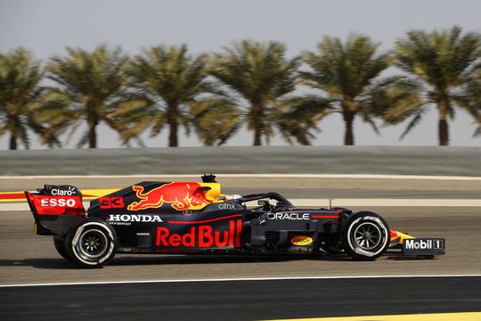 Formule 1: Max Verstappen pakt POLE in Bahrein