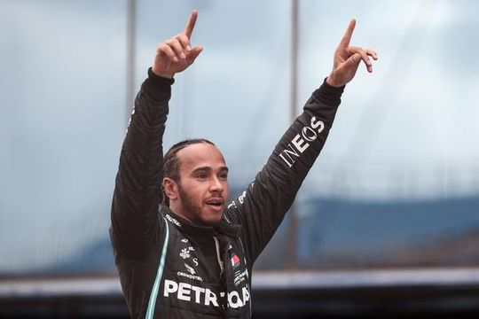 Lewis Hamilton wil na zijn race-carrière maar 1 ding: 'Ik wil een Formule 1 zien waarin niet de blanken domineren'
