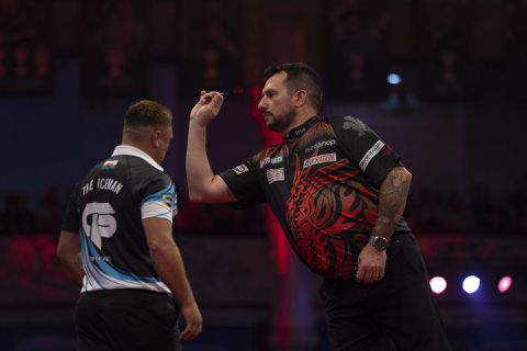 Gerwyn Price of toch Jonny Clayton? Dit is volgens de bookies de favoriet bij World Grand Prix-finale