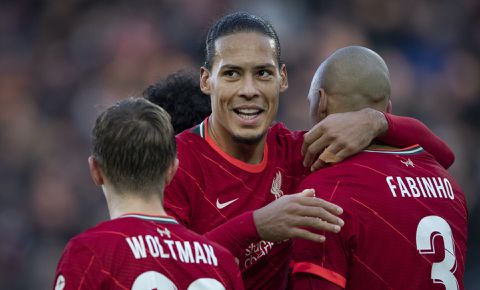 Virgil van Dijk bracht bezoekje aan kleedkamer Shrewsbury: 'Een gentleman'