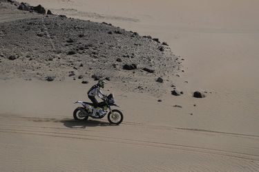 Gruwelijke crash van Pablo Quintanilla in laatste etappe van de Dakar Rally (video)