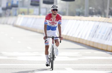 Mathieu van der Poel na mindere Dwars door Vlaanderen: 'Nooit verstoppertje gespeeld'