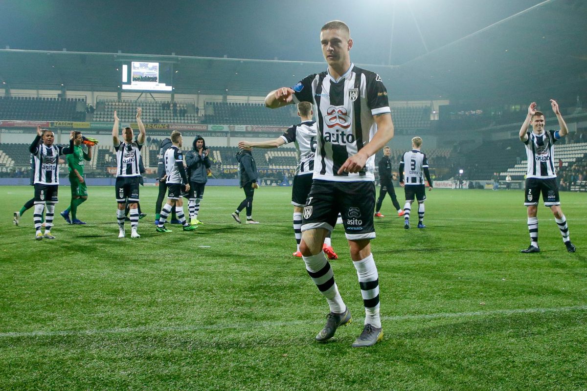 Heracles ziet sterspeler Peterson vlak voor start Eredivisie naar Engeland vertrekken