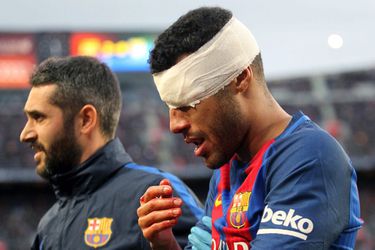 Rafinha gaat in Parijs met masker voetballen