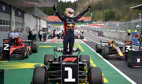 Max Verstappen pakte Grand Slam in Oostenrijk: 'Mooi dat ik de vele fans uit Nederland de zege heb kunnen geven'