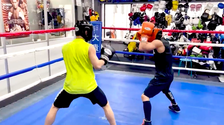 🎥 | Bokstoppers Nadaka en Kyoguchi gaan hard tegen hard bij intense sparringsessie