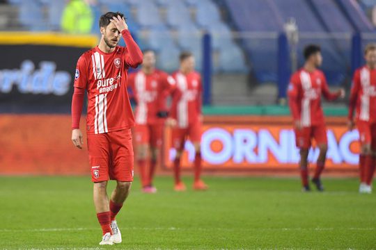 FC Twente baalt van VAR bij Vitesse en lijkt afscheid te moeten nemen van titelstrijd