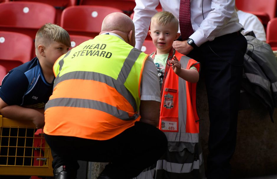 UEFA waarschuwt voor 'nep-stewards' in Madrid