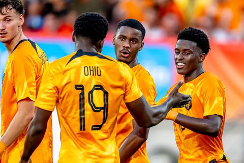 Jong Oranje begint EK-kwalificatiereeks bij debuut Michael Reiziger met simpele zege