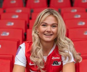 AZ-supporters smullen van nieuwe speelster: 'Zomaar een lekkere transfer'