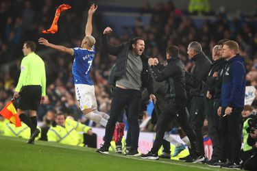 🎥 | Everton-coach Frank Lampard breekt zijn hand bij vieren winnende goal tegen Newcastle
