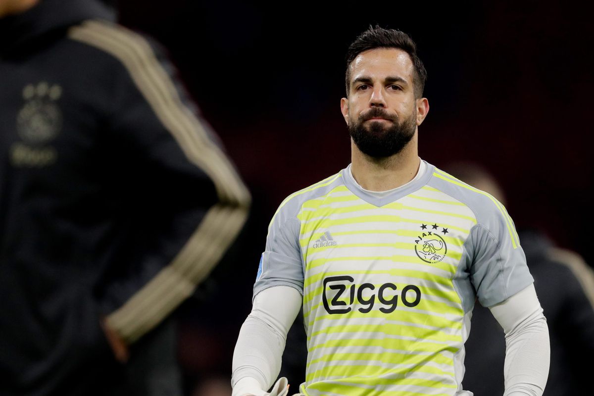 'Ajax wil deze maand nog een keeper huren'