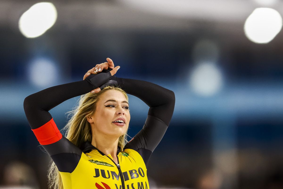 NK afstanden schaatsen | Jutta Leerdam pakt 1000 meter op verjaardag, pijnlijke val Femke kok