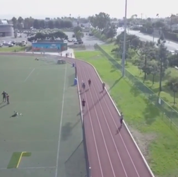 🎥 | Zlatan Ibrahimovic laat zich op atletiekbaan filmen door drone: 'Rennen met de elite'