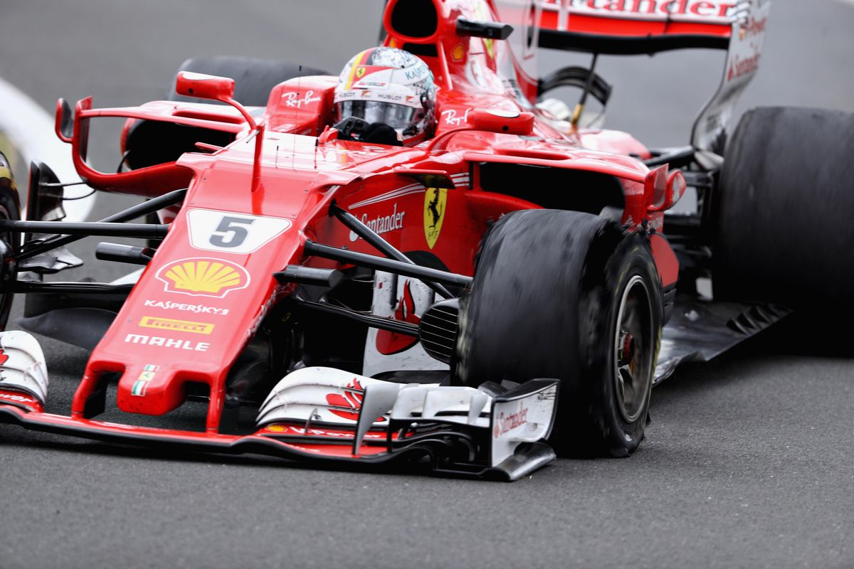 Vettel niet in paniek na P7: 'Verrast door bandenprobleem'