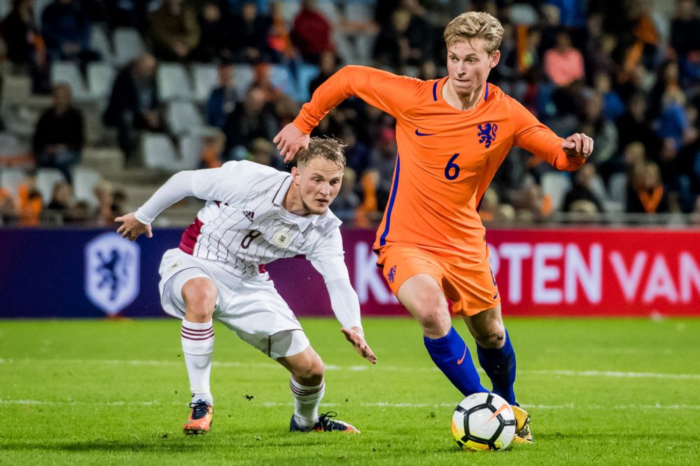 Frenkie de Jong debuteert in voorselectie Oranje