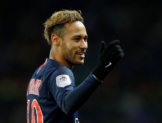 WTF! 'Neymar krijgt dik betaald om fans te groeten'
