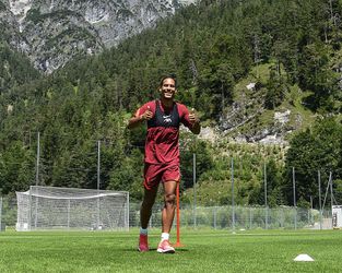 Jürgen Klopp in Oostenrijk onder de indruk van Virgil van Dijk: 'Het ziet er erg goed uit'