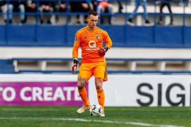 Feyenoord-keeper Justin Bijlow heeft een gebroken voet, Vermeer keept komende maanden