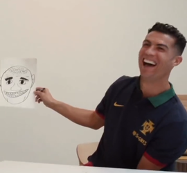 🎥  | Cristiano Ronaldo ooit zó hard zien lachen? Gaat helemaal stuk om tekening Pepe