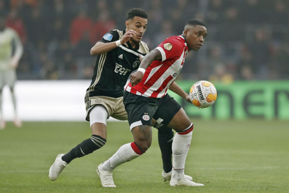 'PSV gaat niet meewerken aan transfer Bergwijn naar Ajax'