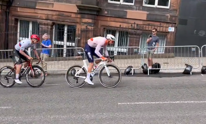 🎥🚀 | Vliegende Mathieu van der Poel lijkt klaar voor WK